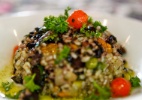 Arroz Negro com Couve-Flor e Leite de Amêndoas com Ervas
