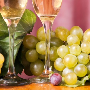 Thinkstock "Coma três uvas na passagem do ano, fazendo um pedido para cada fruta", indica João Bidu