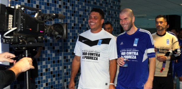 Ronaldo em Porto Alegre ao lado de Zidane, na Arena Grêmio