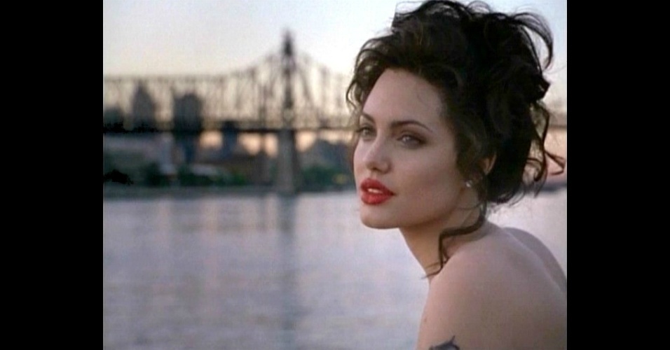 Moda na tela Conheça 25 filmes e séries para assistir nas férias Moda UOL Mulher Moda na tela Conheça 25 filmes e séries para assistir nas férias Moda UOL Mulher