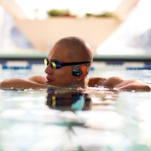 Walkman reproduz arquivos em MP3 e funciona por uma hora com apenas três minutos de carga