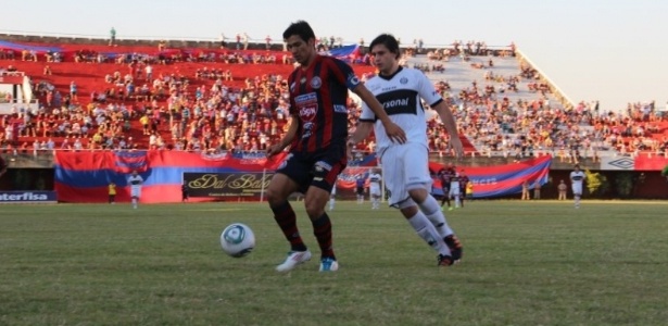Corinthians faz oferta por zagueiro paraguaio para ser substituto de Gil