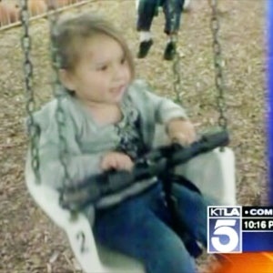 Video da KTLA News mostrou foto da garotinha
