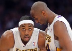 Sem Gasol, Kobe manda recado direto para Dwight Howard: "Precisamos de urgência"