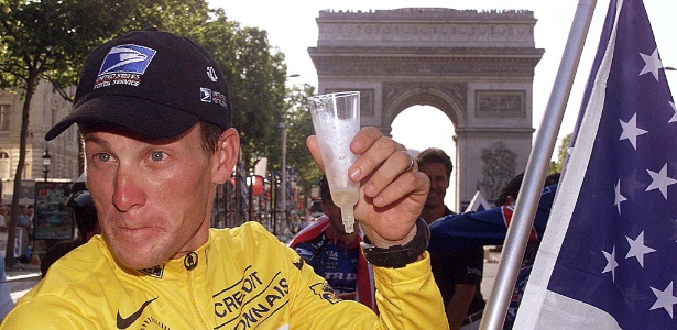 Lance Armstrong teve seus títulos cassados após a comprovação de doping