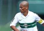 Atlético-PR faz 3 a 1 no Coritiba e e fica a uma vitória de faturar o returno