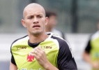 Sem R. Silva, Autuori vê escalação de Nei na zaga para estreia do Vasco