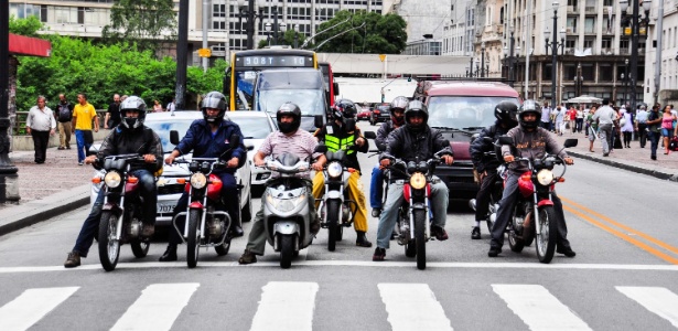 Pequisa aponta que mais de 20% dos motociclistas envolvidos em acidentes em SP utizaram drogas ou álcool