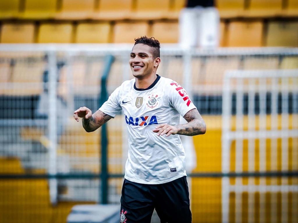  - 09fev2013--guerrero-comemora-gol-marcado-contra-o-sao-caetano-em-jogo-valido-pela-setima-rodada-do-campeonato-paulista-1360438445891_1024x768