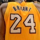 Kobe Bryant mostra talento musical e toca Sonata de Beethoven no piano; veja