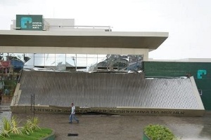Fachada que desabou em hospital de Sobral (CE) inaugurado há um mês com show de Ivete