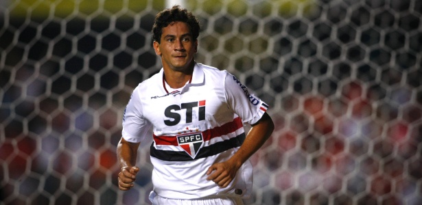 Paulo Henrique Ganso comemora gol marcado com a camisa do São Paulo