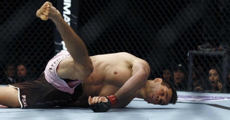 rich-franklin-vai-parar-de-cara-no-chao-apos-o-nocaute-com-um-so-soco-de-cung-le-no-ufc-macau-em-novembro-de-2012-1361492683396_956x500.jpg