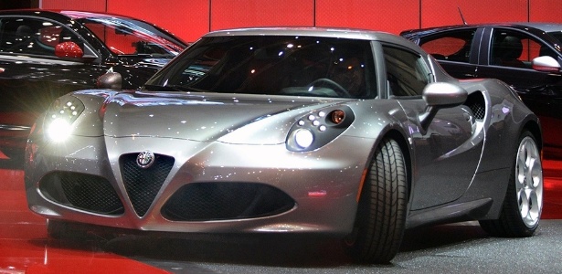 Christian Brun/AP Alfa Romeo 4C: uma espécie de esportivo em tom menor, mas com charme inegável