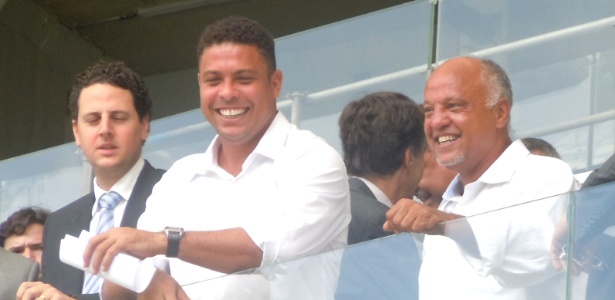 Ronaldo (ao centro) disse que técnico do Manchester United o desrespeitou ao chamá-lo de "gordo"