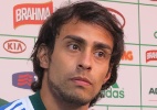 Sem previsão de retorno, Valdivia corre com lesionados em treino do Palmeiras