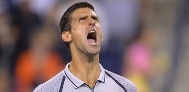 Djokovic celebra a passagem para as quartas de Indian Wells após bater em dois sets Sam Querrey