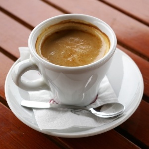 Pacientes que reduziram o consumo de café em pelo menos uma xícara apresentaram maior risco de desenvolver diabetes