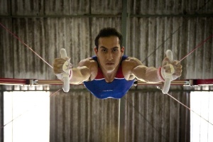 Ginasta Henrique Medina compete com Arthur Zanetti nas argolas 