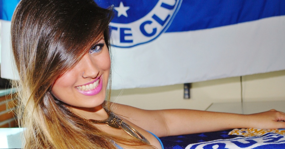 Ana Carolina Silva quer representar o Cruzeiro no Belas da Torcida 2013 - ana-carolina-silva-quer-representar-o-cruzeiro-no-belas-da-torcida-2013-1364070387799_956x500
