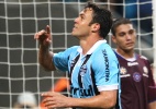 Kleber supera Vargas em média de gols e acirra briga no ataque do Grêmio