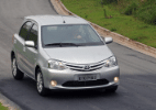 Toyota Etios 1.5 XLS anda bem e acolhe mal a preço exagerado  (Foto: Murilo Góes/UOL)