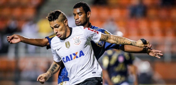 27mar2013---paolo-guerrero-protege-a-bol