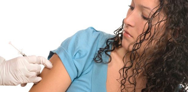 Muitos pais temem que vacinar a filha possa ser confundido com um estímulo para o início da vida sexual