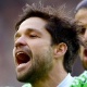 Perrone: Santos j&aacute; sonda Diego para compensar sa&iacute;da de Neymar