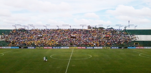 Estádio foi tomado por torcedores brasileiro no amistoso da seleção contra a Bolívia