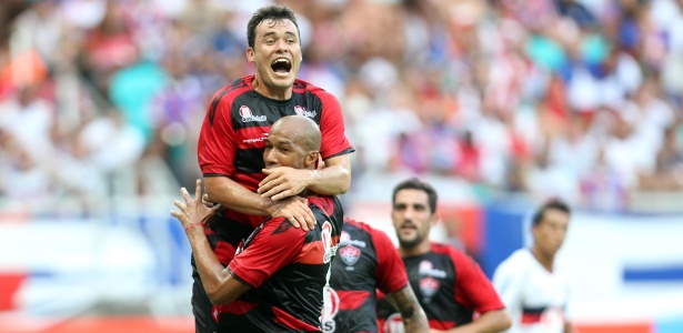 Renato Cajá inaugurou o placar e foi o responsável pelo 1º gol da Arena Fonte Nova