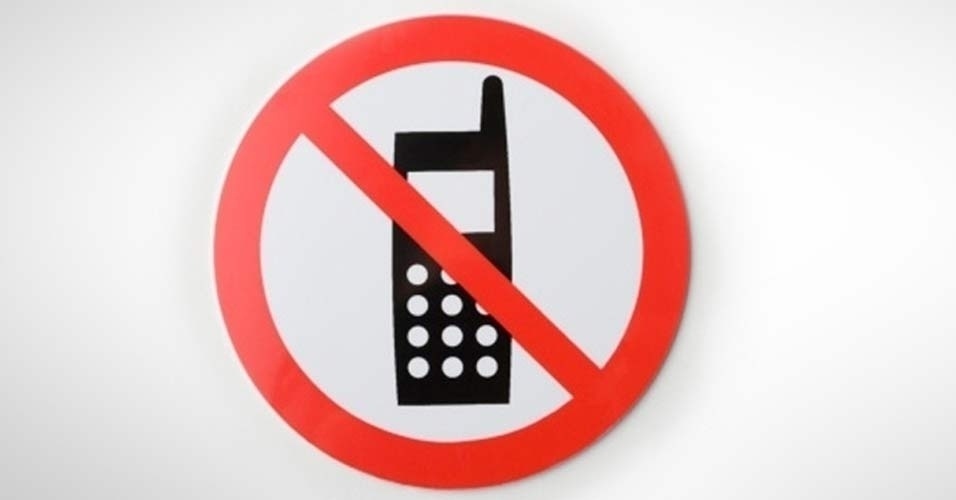 Mobile Phones Dangerous Essay