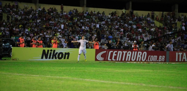 O argentino Montillo fez o segundo gol do Santos contra o Flamengo-PI