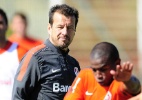 Dunga pede Inter humilde na marcação e atrás de gol desde o 1º minuto