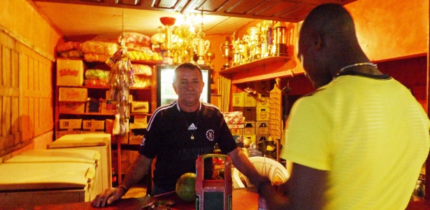 Francisco Jerônimo, comerciante de Brasileia (AC) que atende haitianos