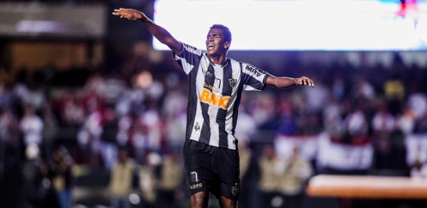Jô crê que último jogo entre os times acirrou rivalidade entre São Paulo e Atlético