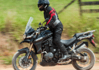 Triumph Tiger Explorer 1200 usa potência para disparar entre bigtrails  (Foto: Doni Castilho/Infomoto)