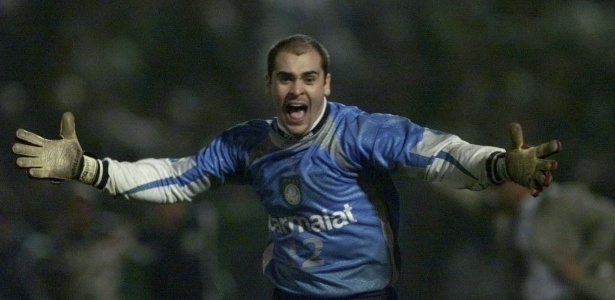 Marcos comemora título conquistado pelo Palmeiras em 1999