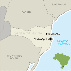 Blumenau fica a 120 km de Florianópolis