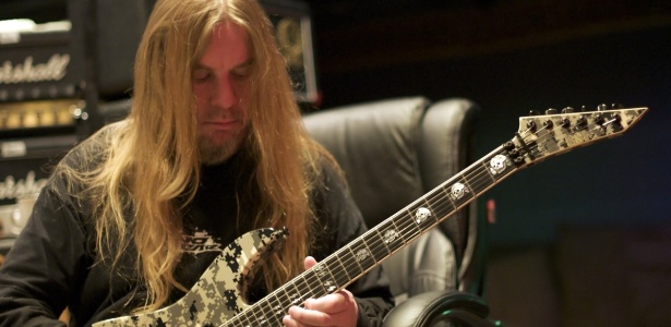 O guitarrista Jeff Hanneman ajudou a fundar o Slayer com Kerry King e Tom Araya