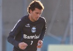 Sacado em quase todos os jogos, Elano nega problemas físicos no Grêmio