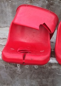 No Morumbi: Torcida corintiana depreda novas cadeiras vermelhas 
