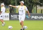 Adilson Batista culpa lesões por eliminação e descarta deixar o Figueirense