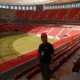 Oper&aacute;rios que ganharam entradas viram cambistas na abertura do Man&eacute; Garrincha 
