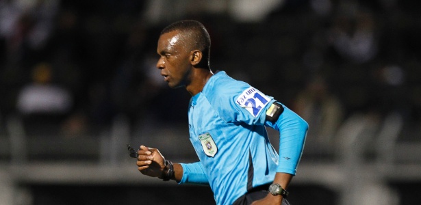 Juiz que retirou faixa da Gaviões diz 'só vou me preocupar com 90 minutos' 2