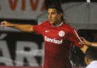 Rafael Moura comemora sequência no Inter e melhor entrosamento com Forlán