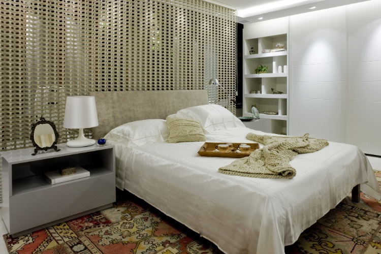 Quarto de Casal, projeto da arquiteta e lighting designer Rafaela de Quarto Casal Decorado Cor Vermelha ~ Quarto de Casal, projeto da arquiteta e lighting designer Rafaela de