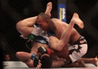 Jacaré dá show e apaga rival em estreia no UFC em Jaraguá do Sul