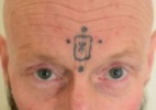 Inglês com tatuagem na cabeça já foi recusado em 450 empregos  (Foto: rosspary.co.uk)