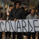 Torcida protesta contra Luxa, mas Gr&ecirc;mio evita contato em chegada ao RS